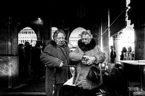 Foto profissional grátis de antigo, arcada, arcadas