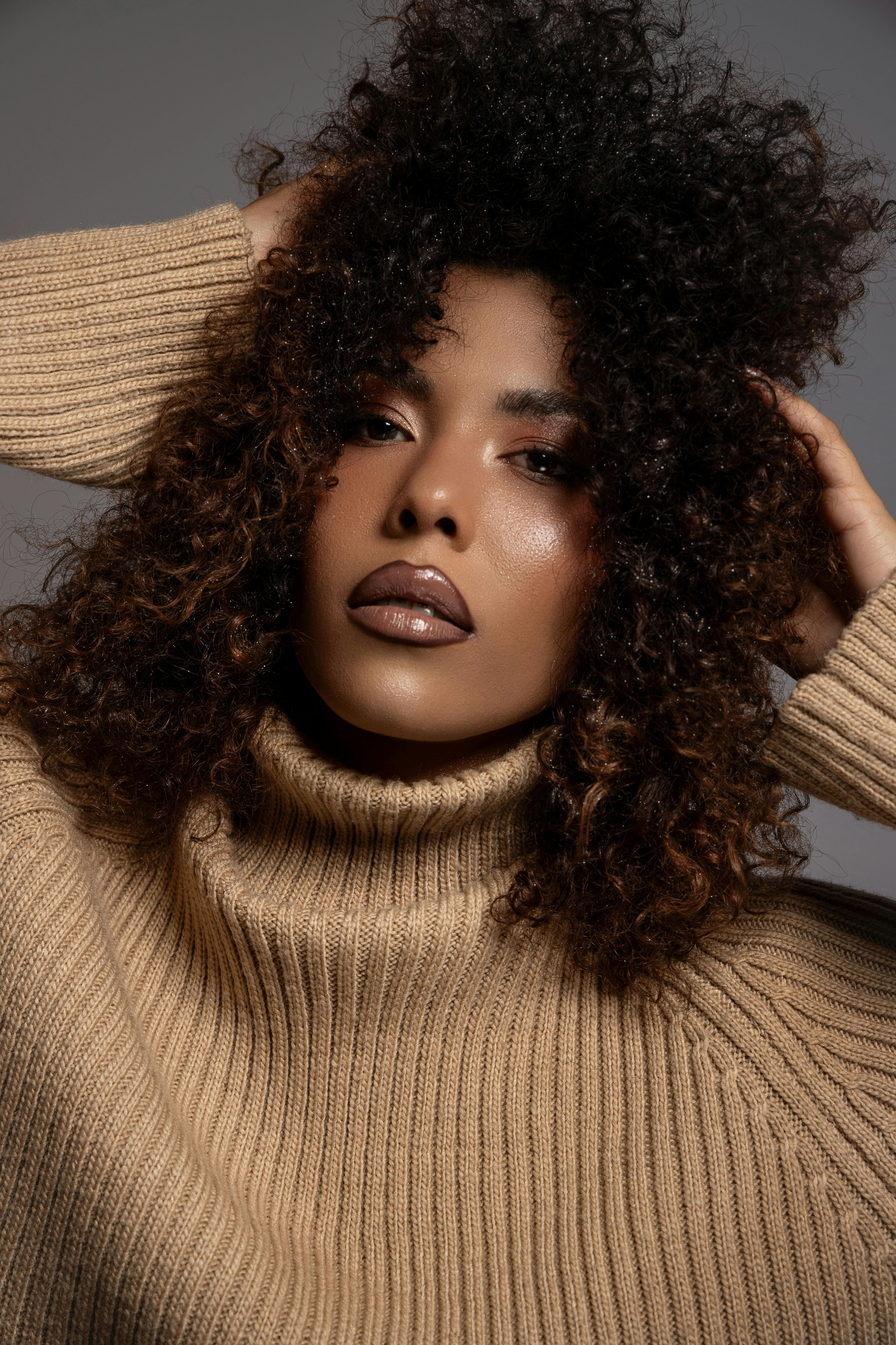 Gratis arkivbilde med afro hår, amor, belleza Arkivbilde