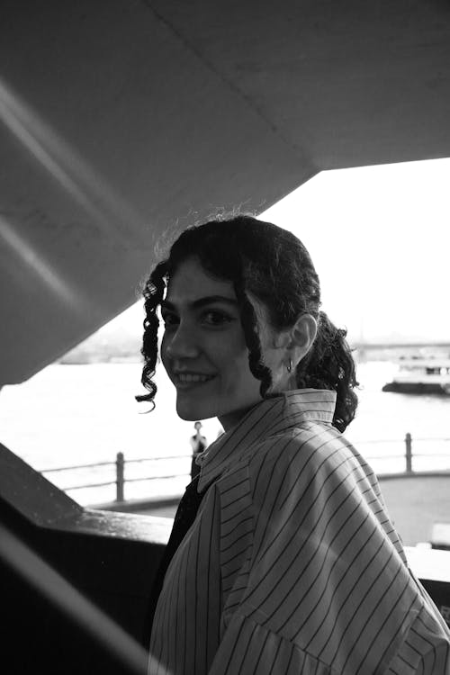 Δωρεάν στοκ φωτογραφιών με ασπρόμαυρο, βάρκα, γυναίκα