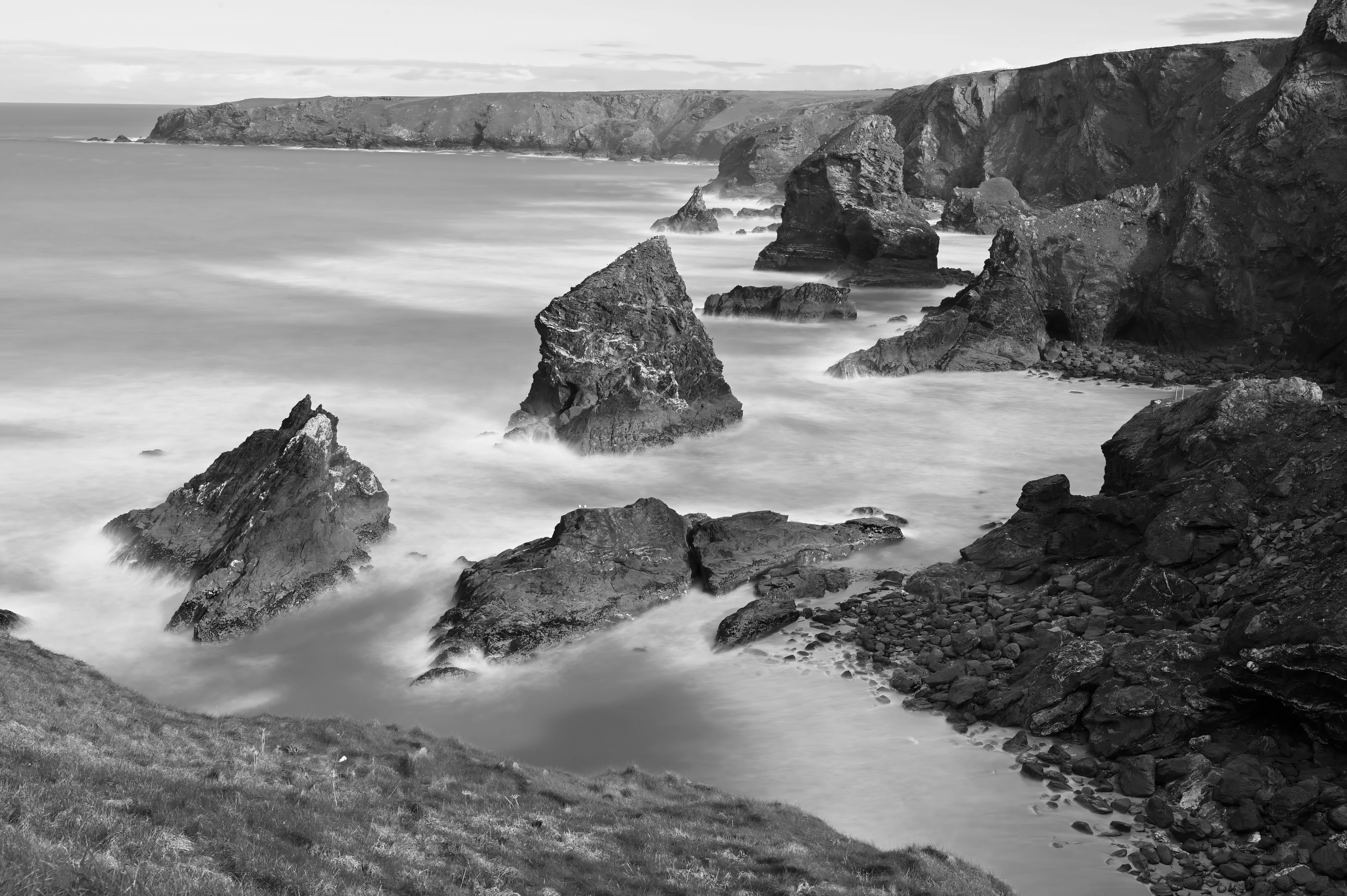 bedruthan steps long exposure b w