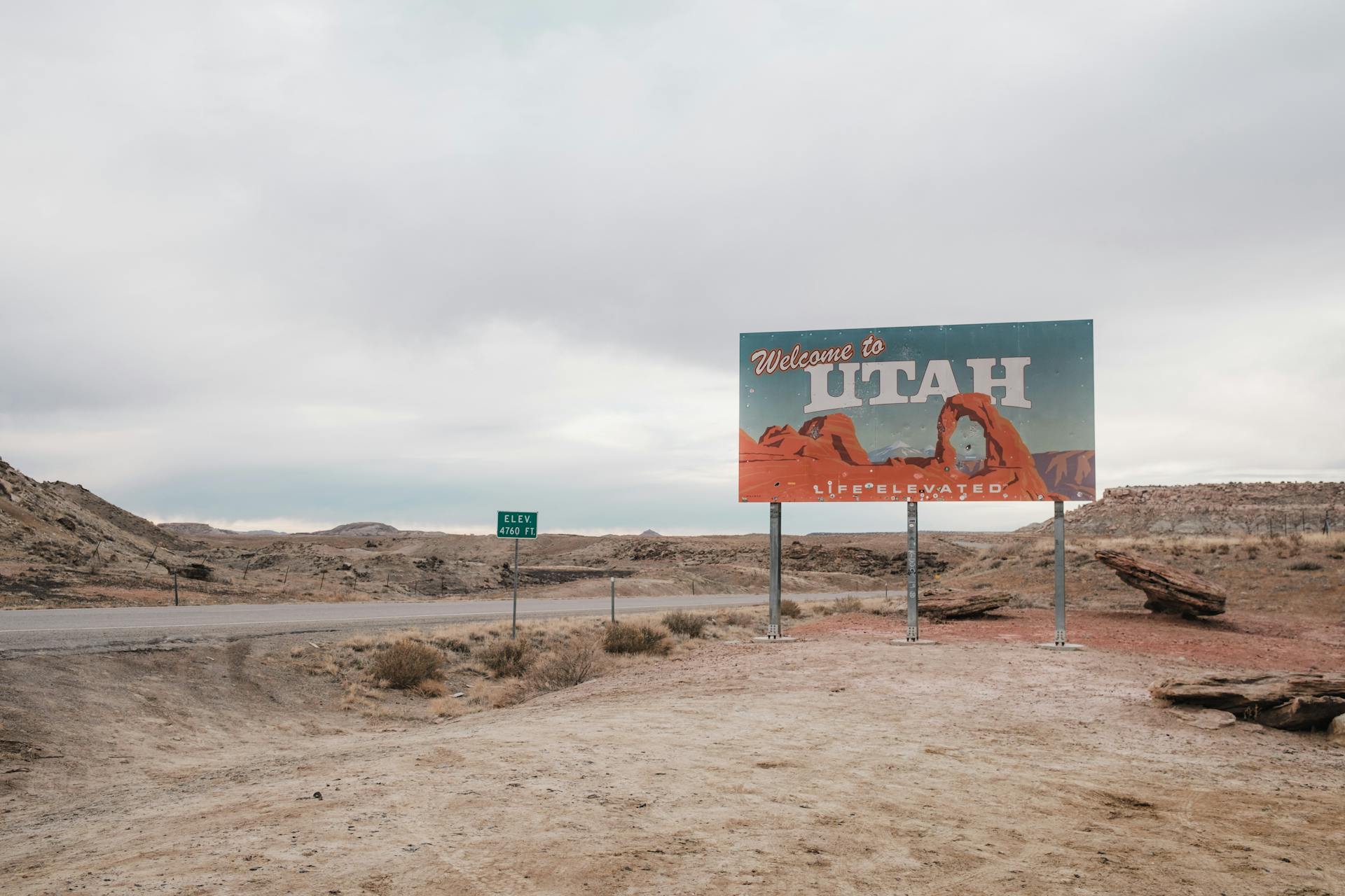 Welcome to Utah Sign on the Roadside