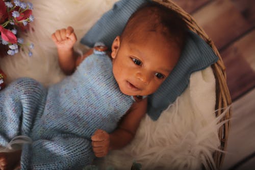 Základová fotografie zdarma na téma baby photoshoot, deka, dítě
