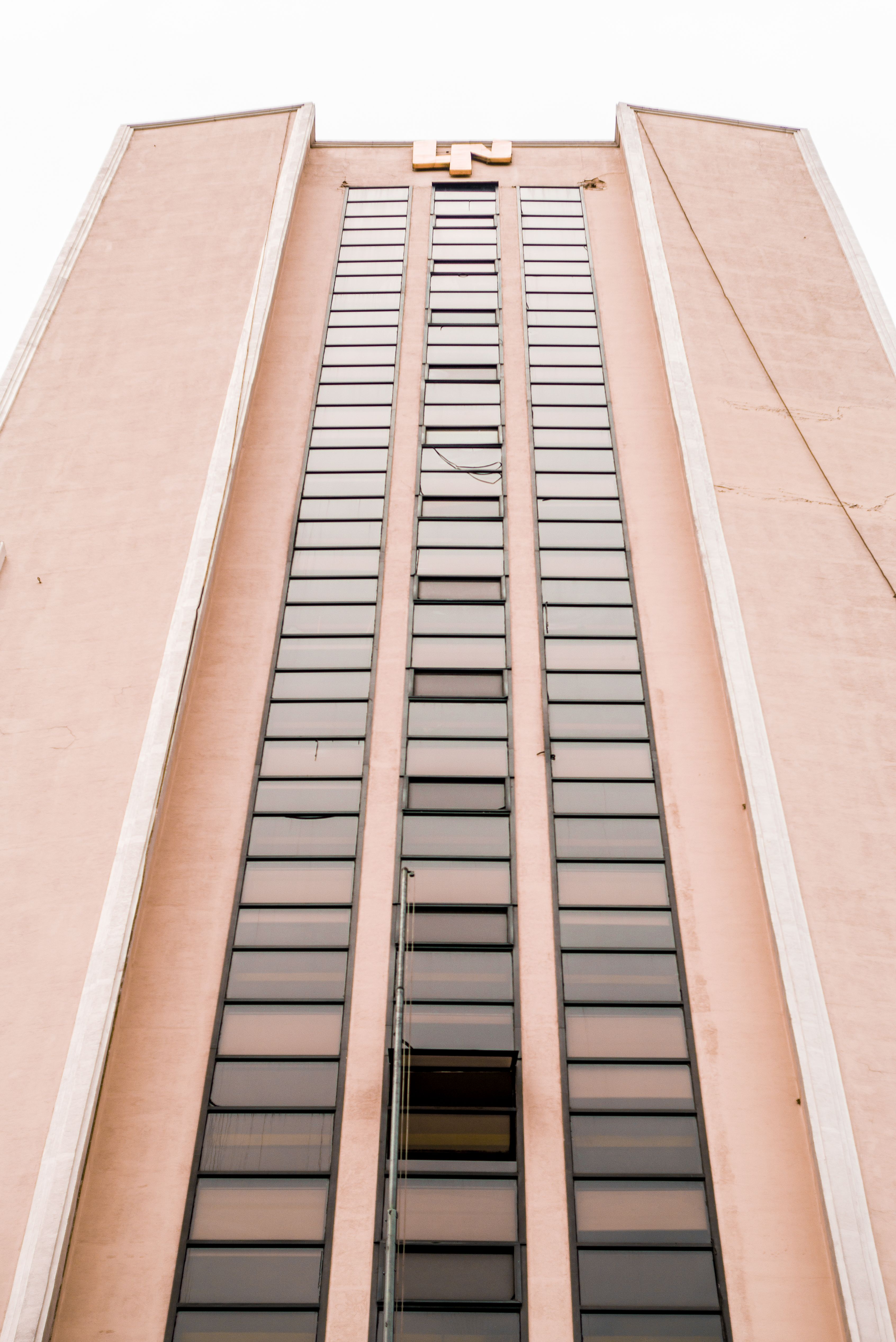 Wall and Windows of Building · Free Stock Photo