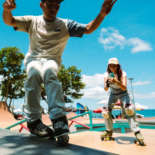 巴厘岛滑板公园的乐趣