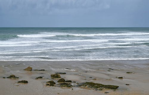 Fotobanka s bezplatnými fotkami na tému horizont, kamene, krajina pri mori