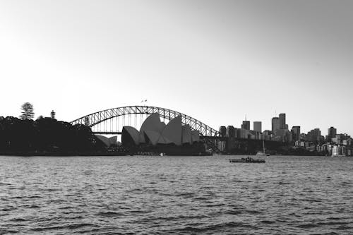 Fotobanka s bezplatnými fotkami na tému budovy opera v Sydney, cestovať, čiernobiely