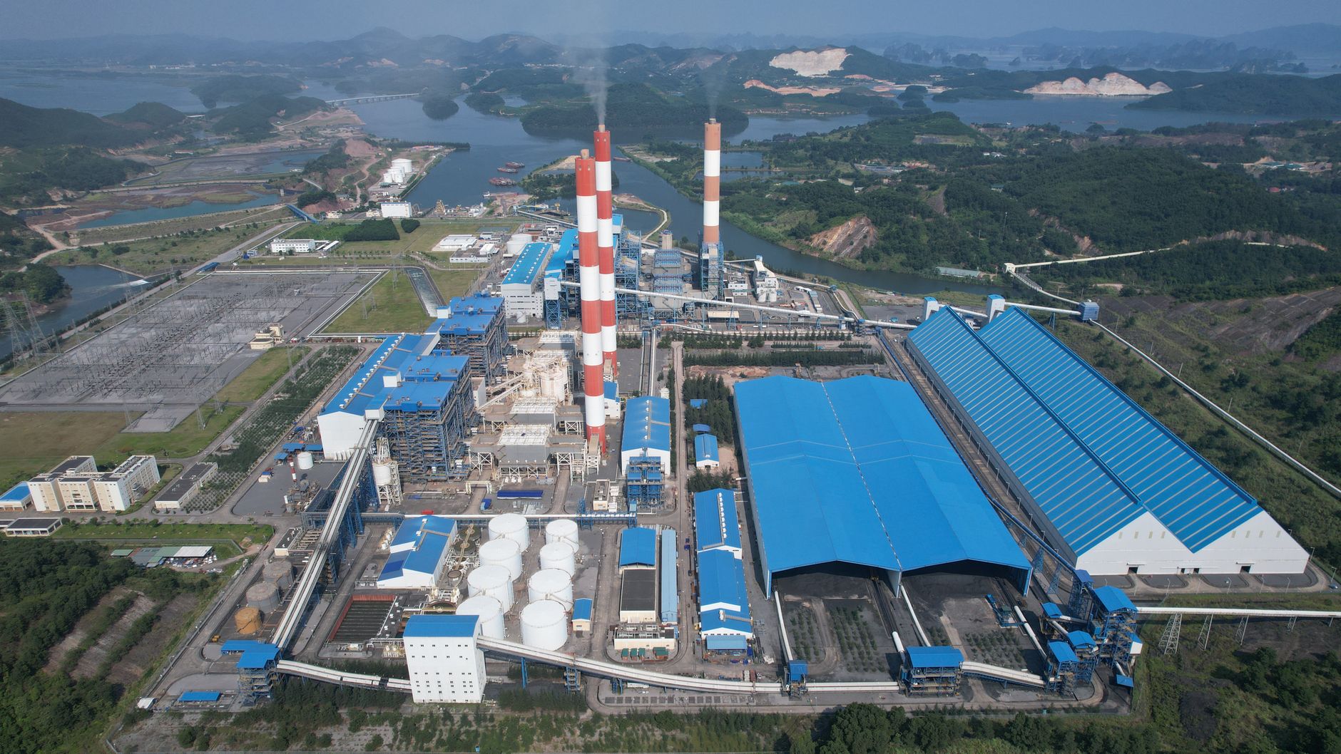 Sun Hung Kai (SHK) FY2026 Profit Rises 4.6%, Gearing Halved