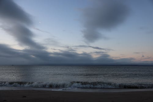 Foto d'estoc gratuïta de cel ennuvolat, horitzó, mar