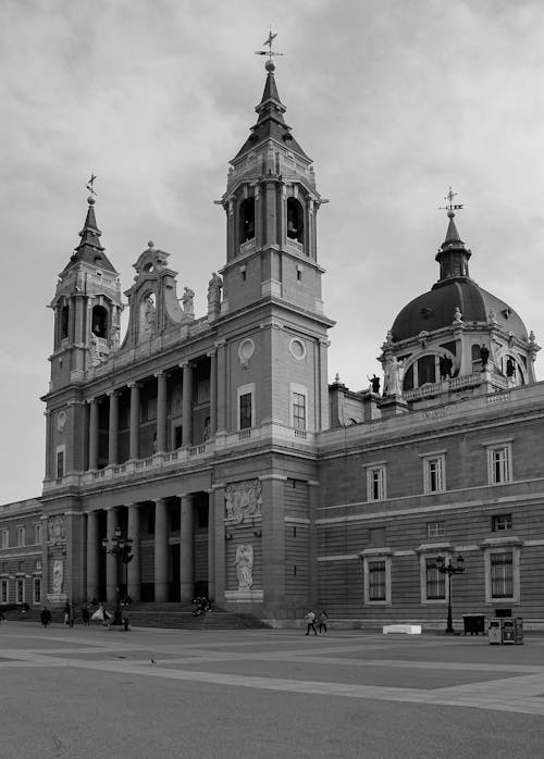 Cattedrale Dell'almudena Di Madrid
