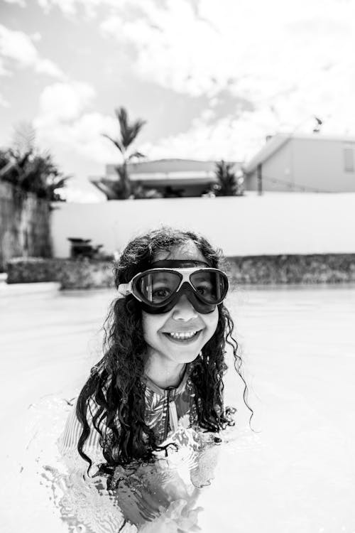 Základová fotografie zdarma na téma bazén, černobílý, holka