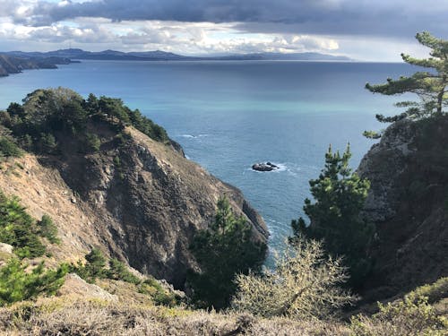 A view of the ocean from a cliff