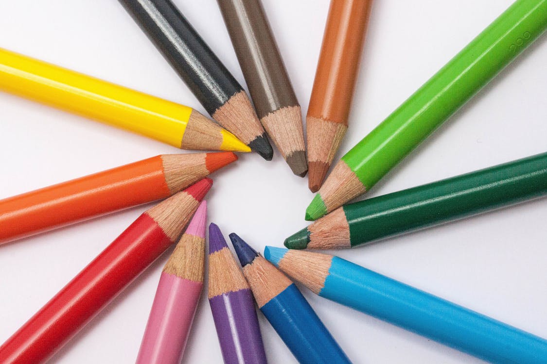 Assorted-color Pencil Formed Circle