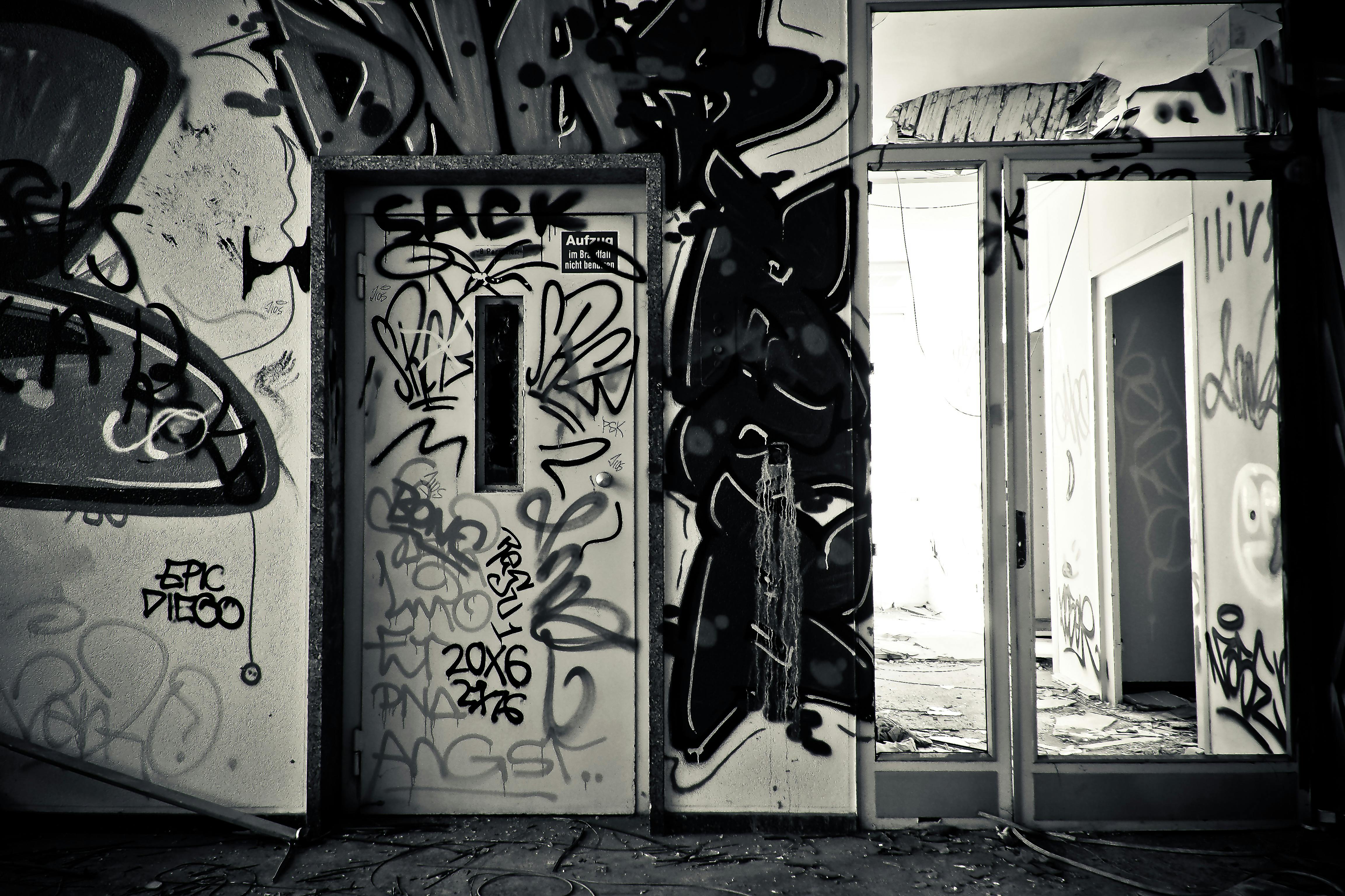 Download 4000 Gambar Grafiti Gedung Hitam Putih Terbaik 
