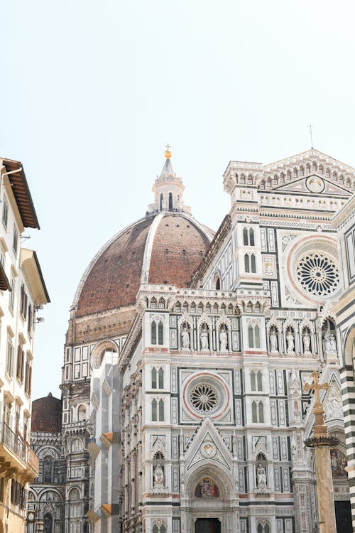 The cathedral of florence is shown in this photo
