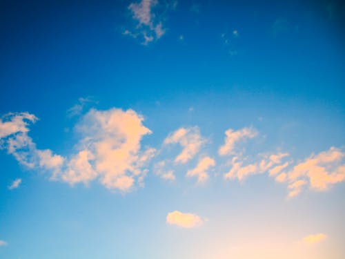 Бесплатное стоковое фото с атмосфера, белый, голубое небо