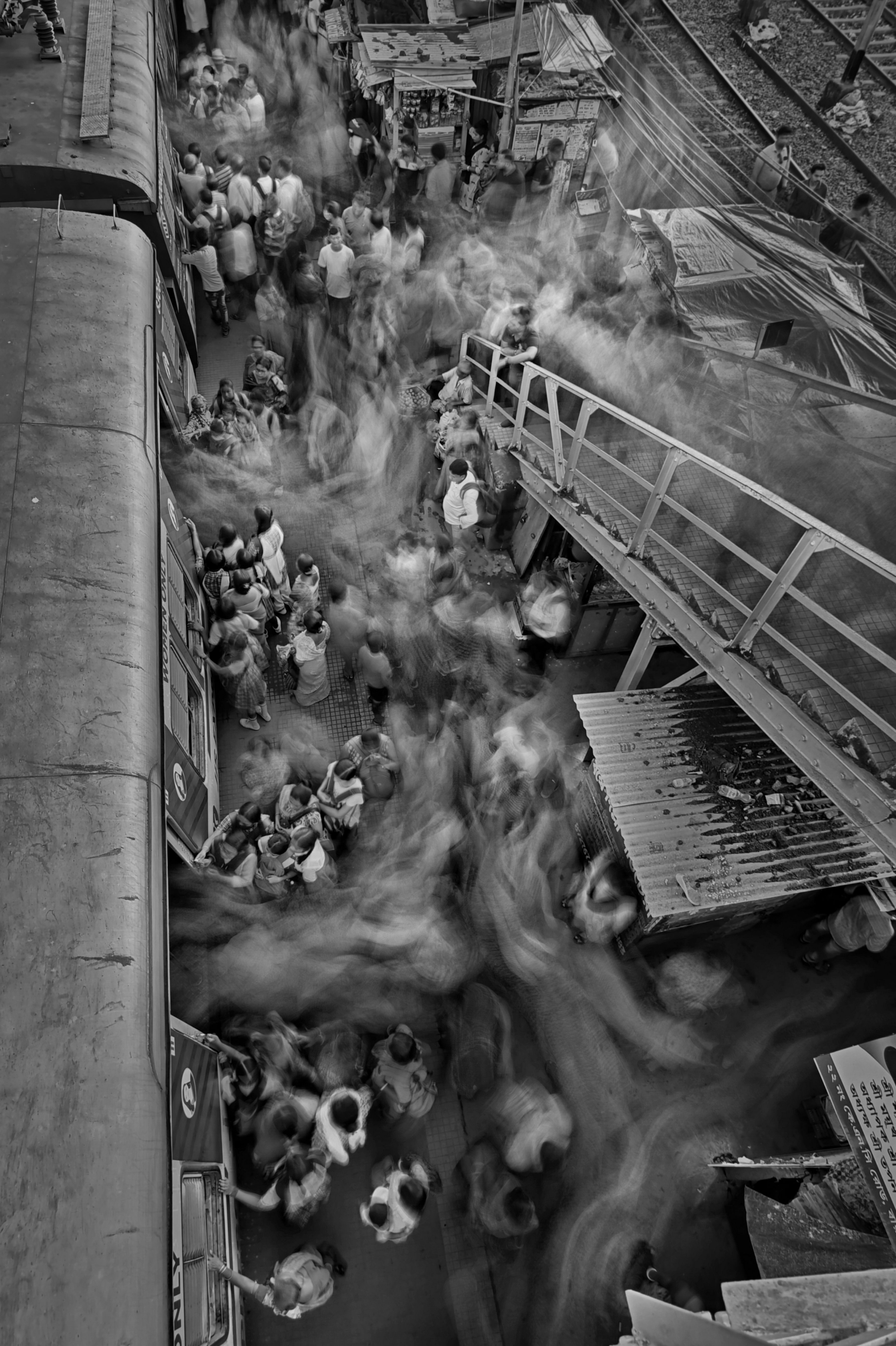 Blurred Crowd around Train · Free Stock Photo