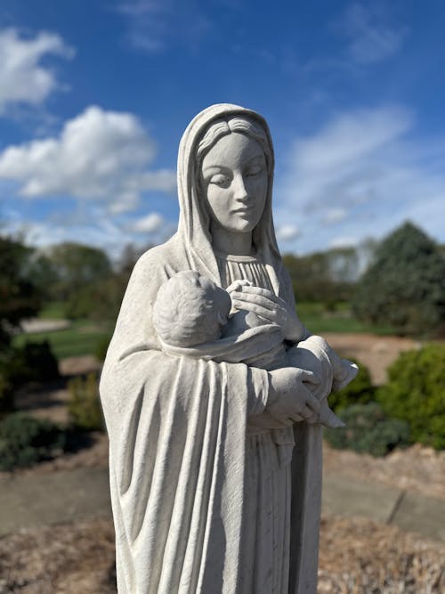 圣母玛利亚（雕像）