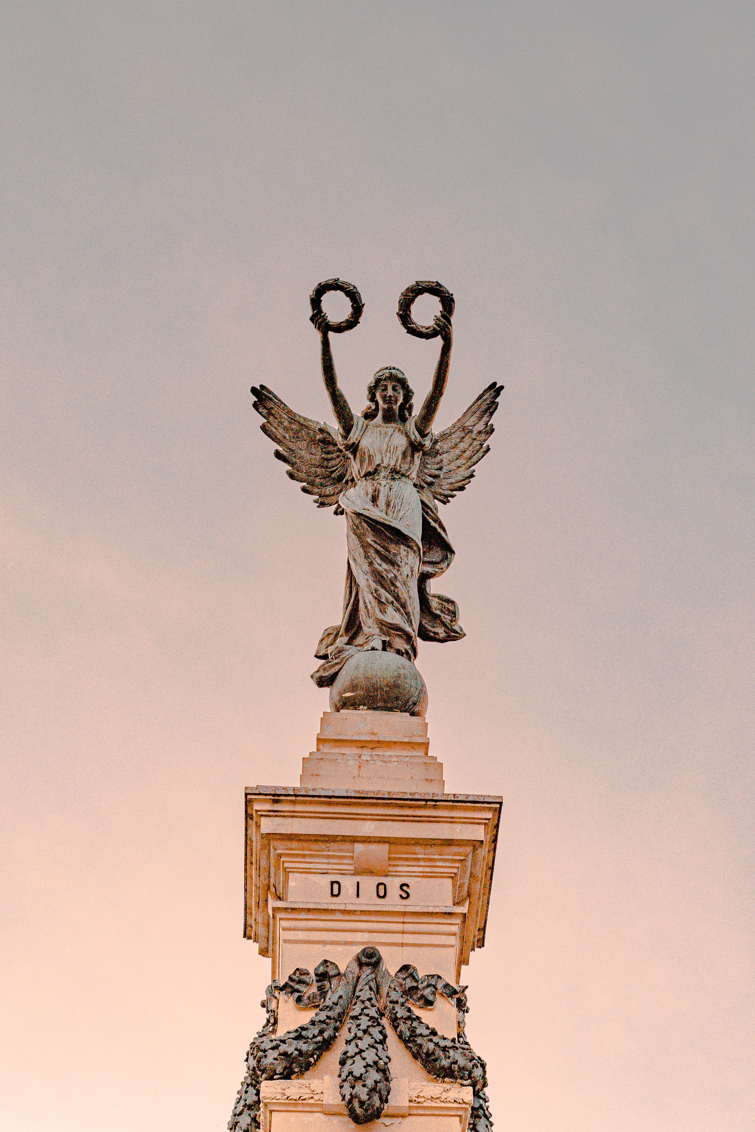 Kostenlos Statue Eines Engels Mit Heiligenschein In San Salvador In Salvador Stock-Foto