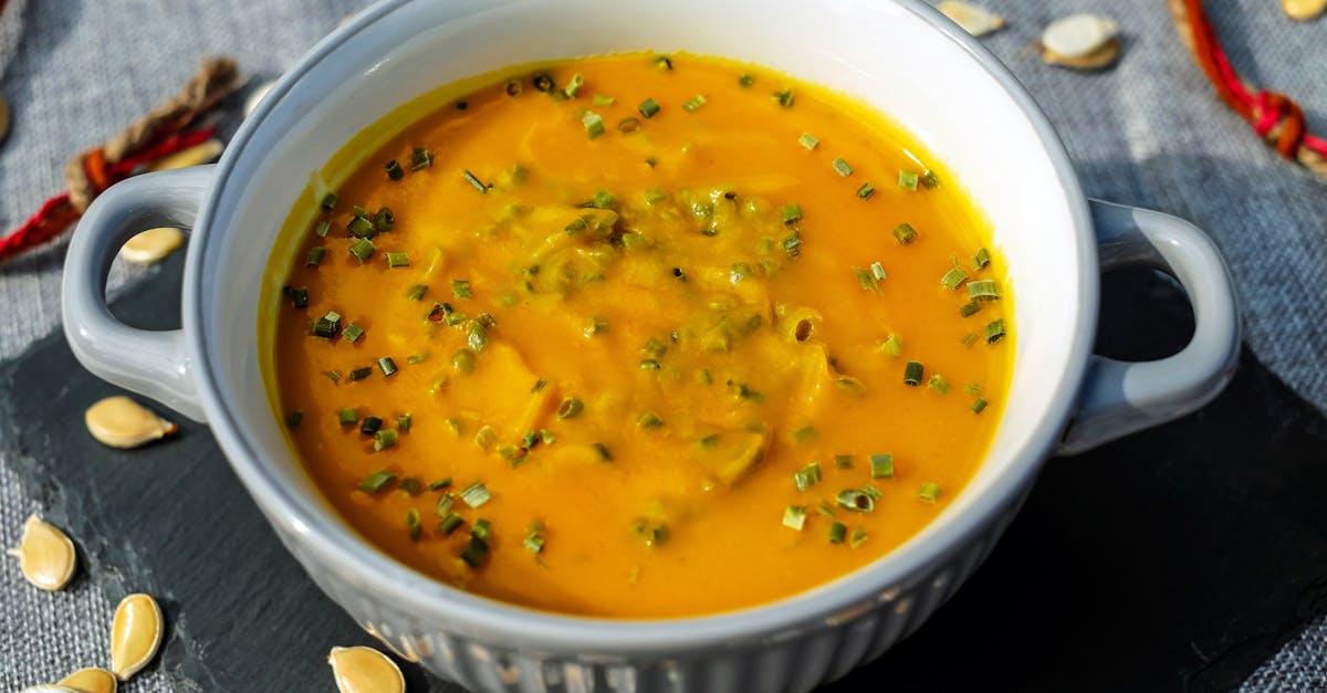 How to make video soup with chicken broth