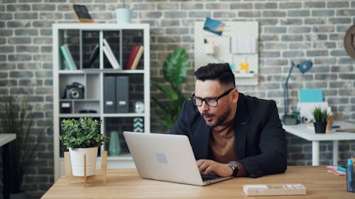 Gratis stockfoto met binnen, bureau, computer