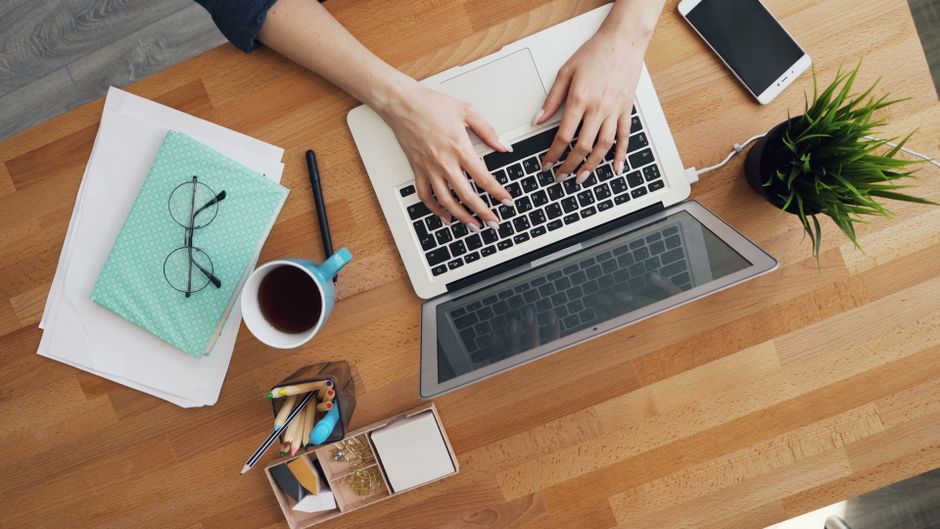 Dedicated Desk - shared workspace amenities