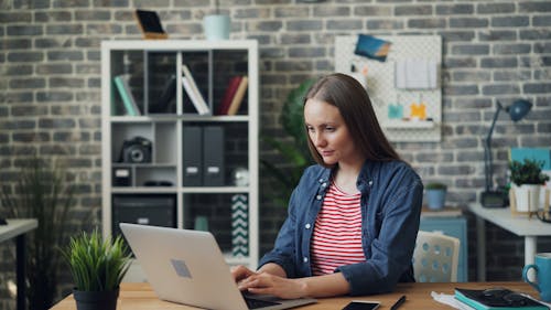 Gratis stockfoto met binnen, bureau, college