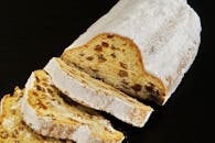 传统德国粗面粉切成薄片，撒上糖粉，非常适合作为甜点或早餐