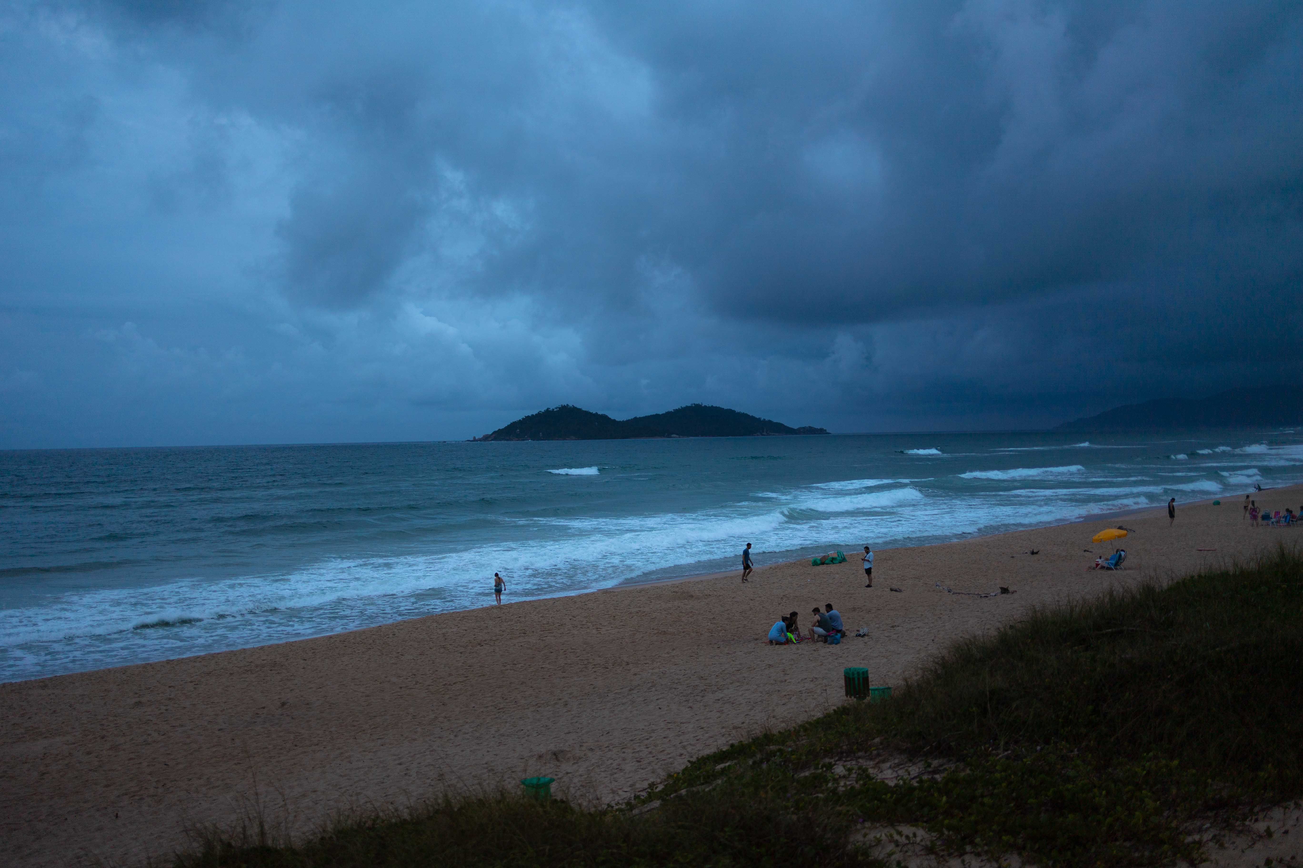 Florianópolis: Dia nublado com temperaturas entre 15°C e 21°C