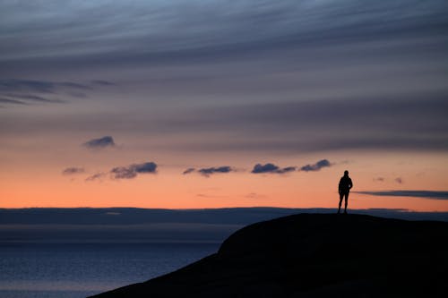 Ilmainen kuvapankkikuva tunnisteilla auringonlasku, dramaattinen taivas, hämärä