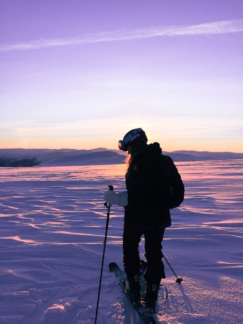 Ücretsiz Kayakçı Siluet Fotoğrafçılığı Stok Fotoğraflar