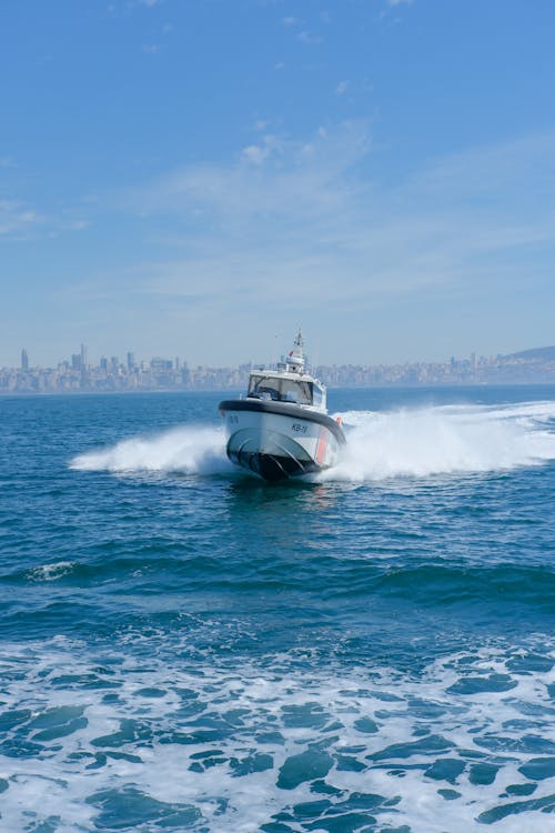 Immagine gratuita di guardia costiera, mare blu, moto d'acqua