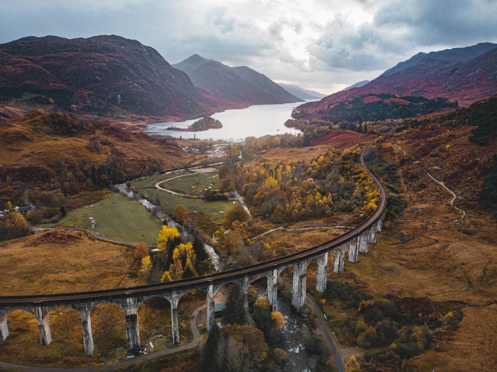 Glenfinnan Viaduct In Scotland In Autumn Free Stock Photo glenfinnan-viaduct-in-scotland-in-autumn-free-stock-photo