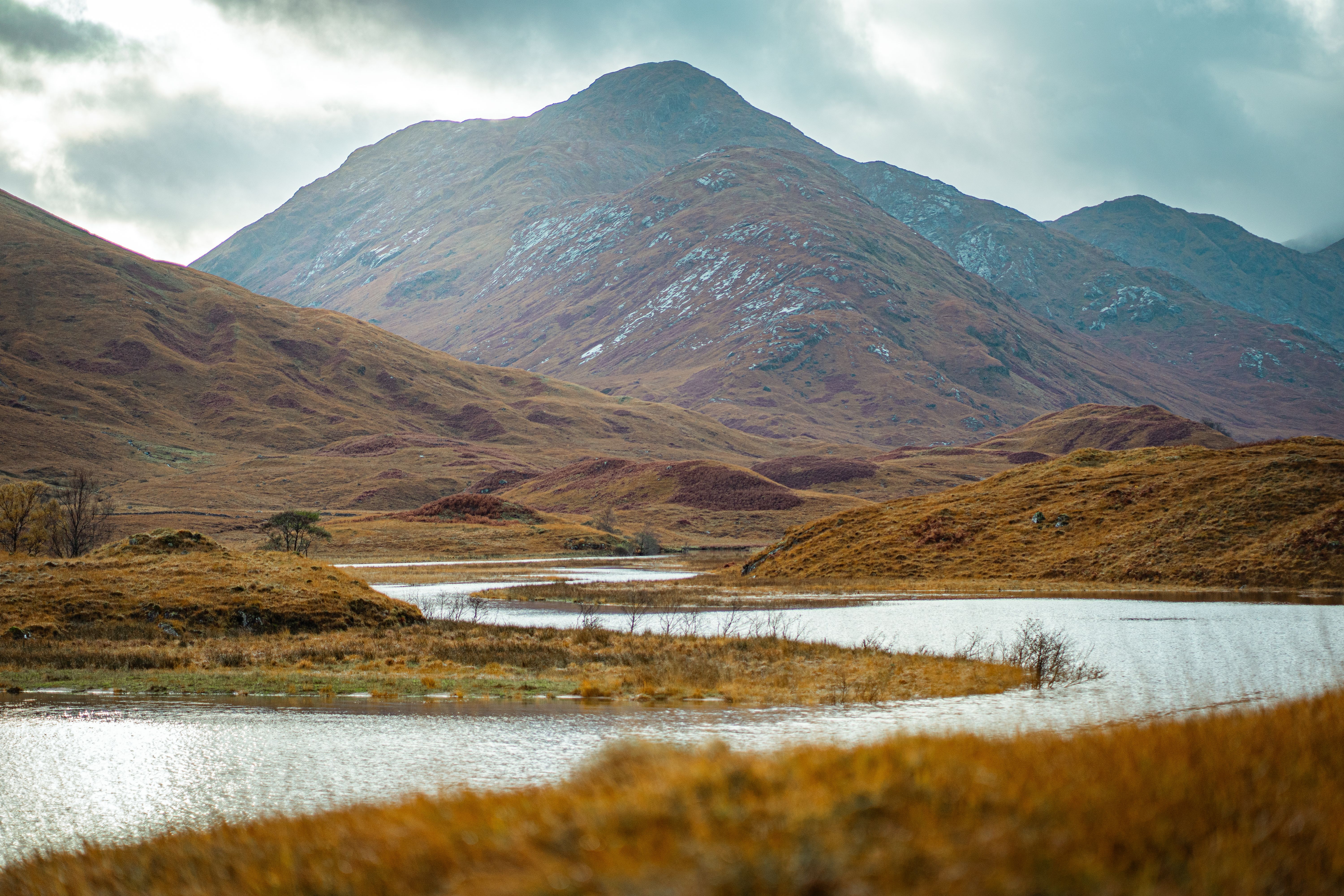 River and Hills in Countryside · Free Stock Photo