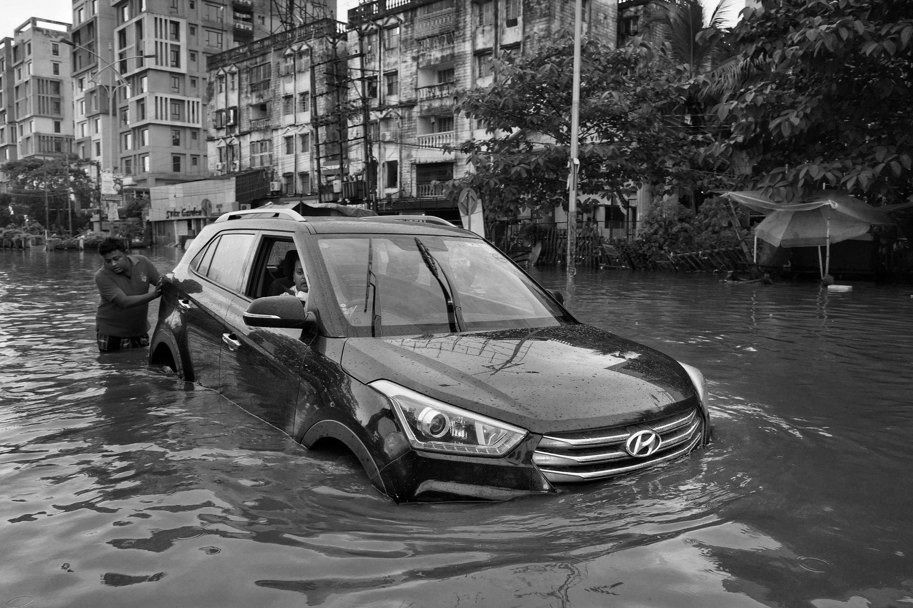Heavy Rain and Flooding Disrupts Traffic in Bangkok