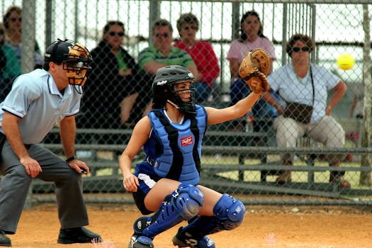 Standing ovation as first female umpire for Major League Baseball takes to the pitch