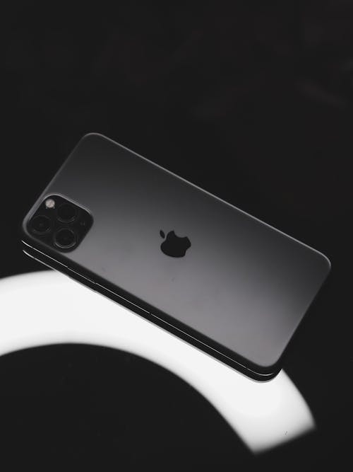 akıllı telefon, dikey atış, i-phone içeren Ücretsiz stok fotoğraf