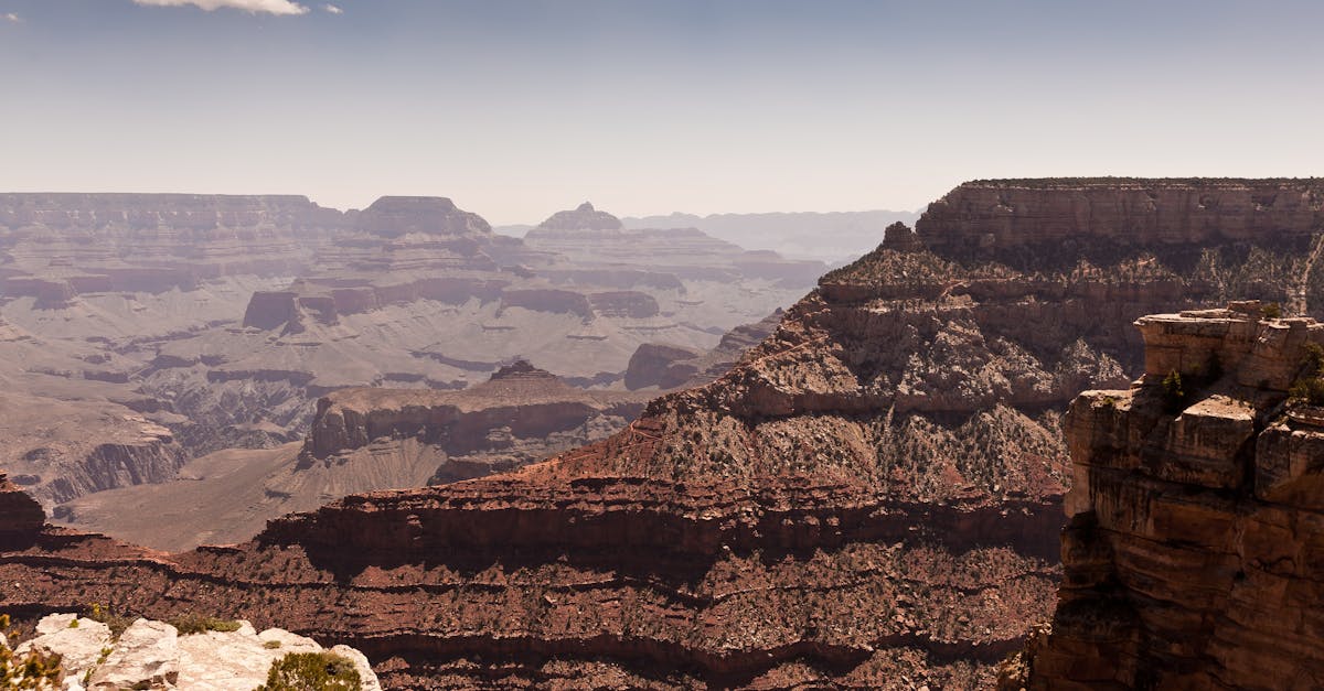 How far is the Grand canyon from phoenix airport