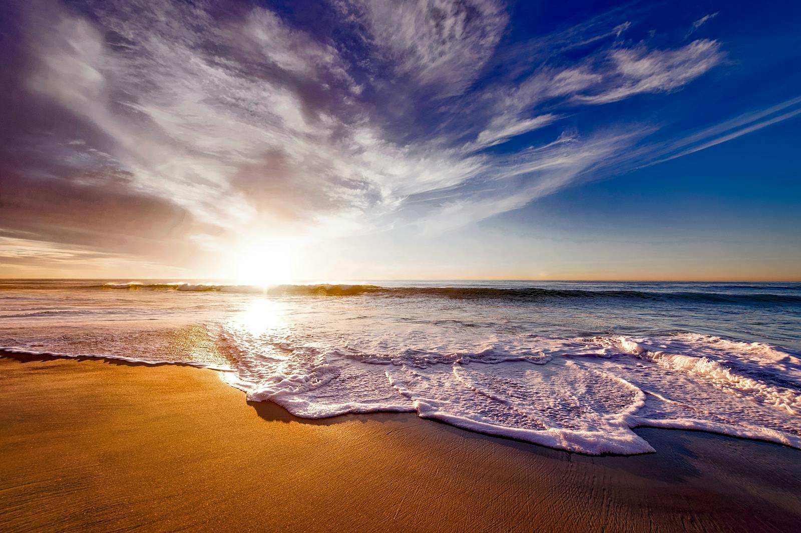 Peaceful ocean horizon