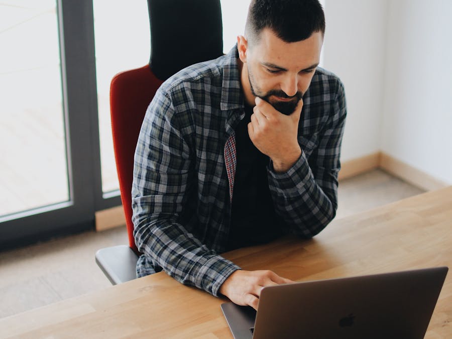 What are the types of social media marketing?