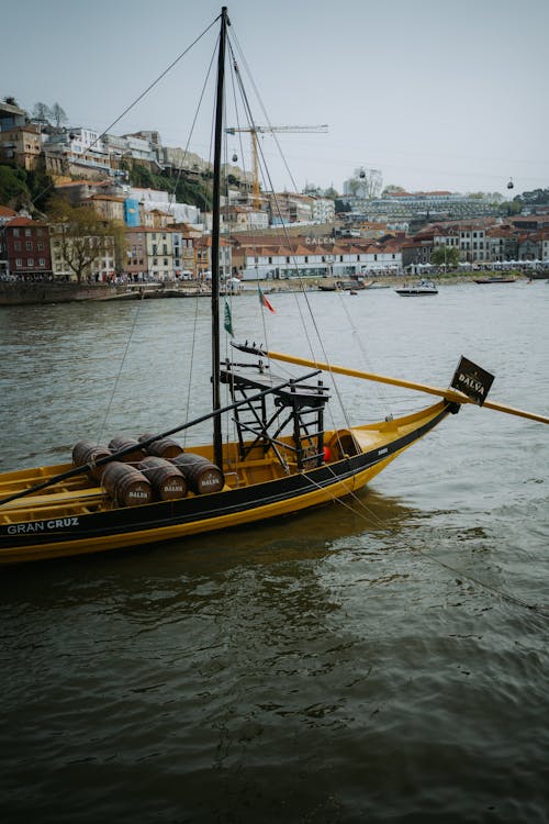 deniz, deniz aracı, dikey atış içeren Ücretsiz stok fotoğraf