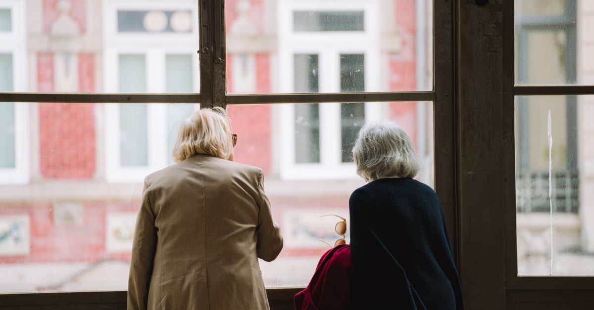 Public geriatric care and old age home services