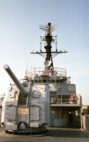 Destructor de la Armada en aguas del Golfo, pieza clave del despliegue naval estadounidense.