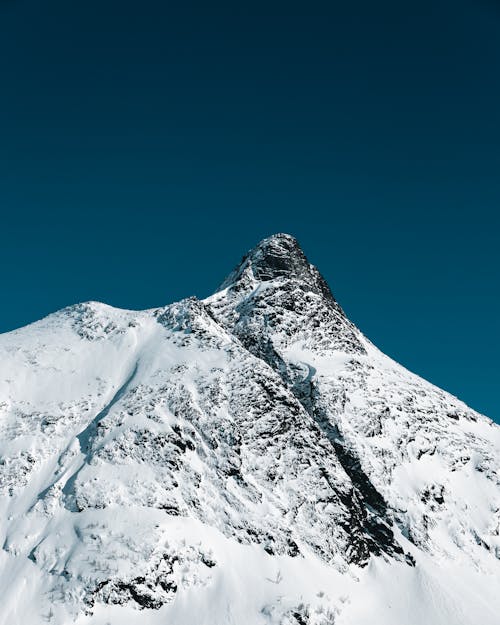Ücretsiz Karla Kaplı Dağ Stok Fotoğraflar