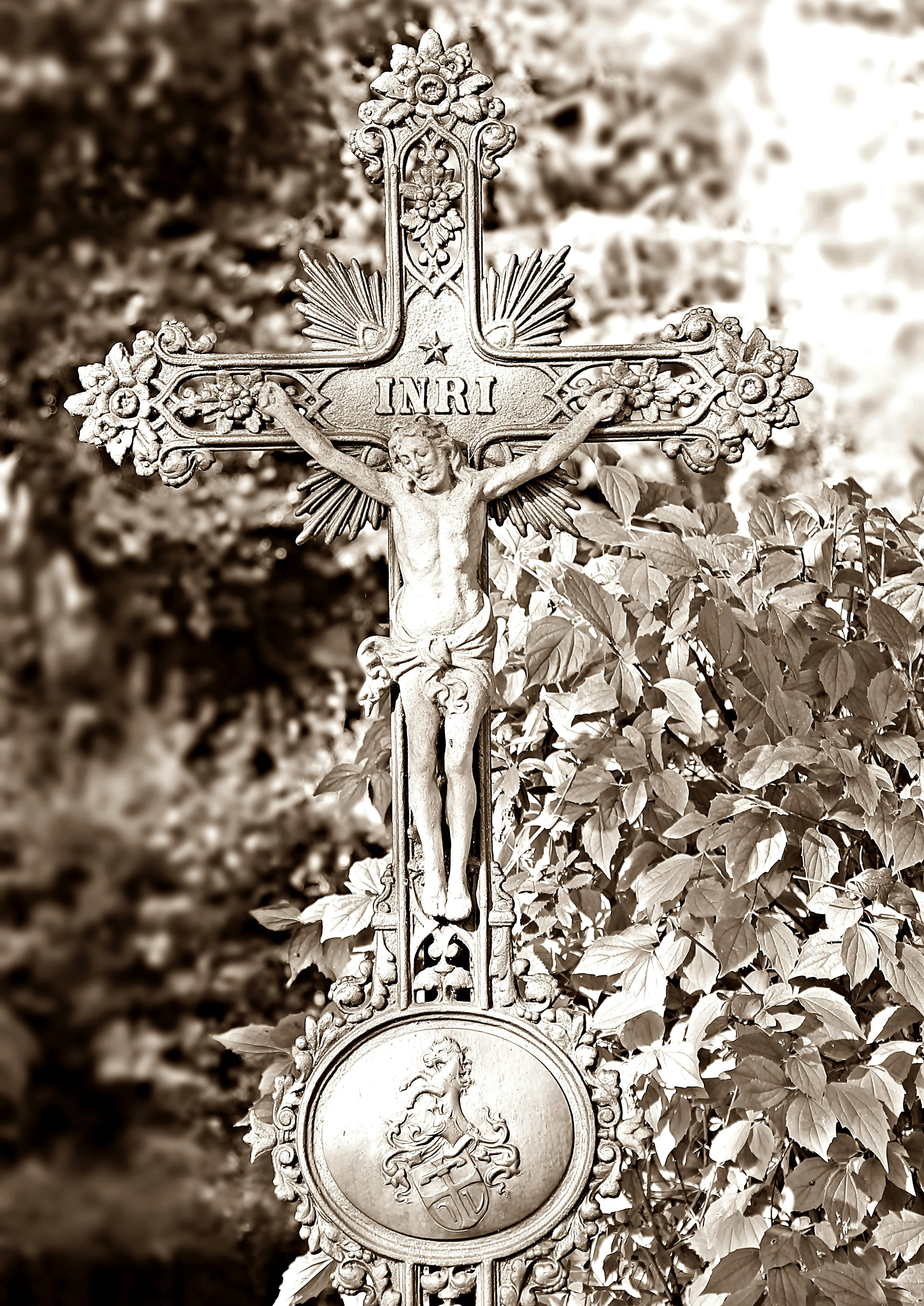 Crucifix · Free Stock Photo