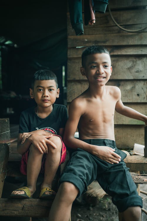 Ingyenes stockfotó ázsiai fiúk, fiatalság, függőleges lövés témában