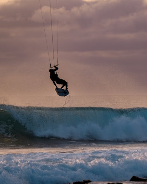 Δωρεάν στοκ φωτογραφιών με kitesurfing, άλμα, άνδρας