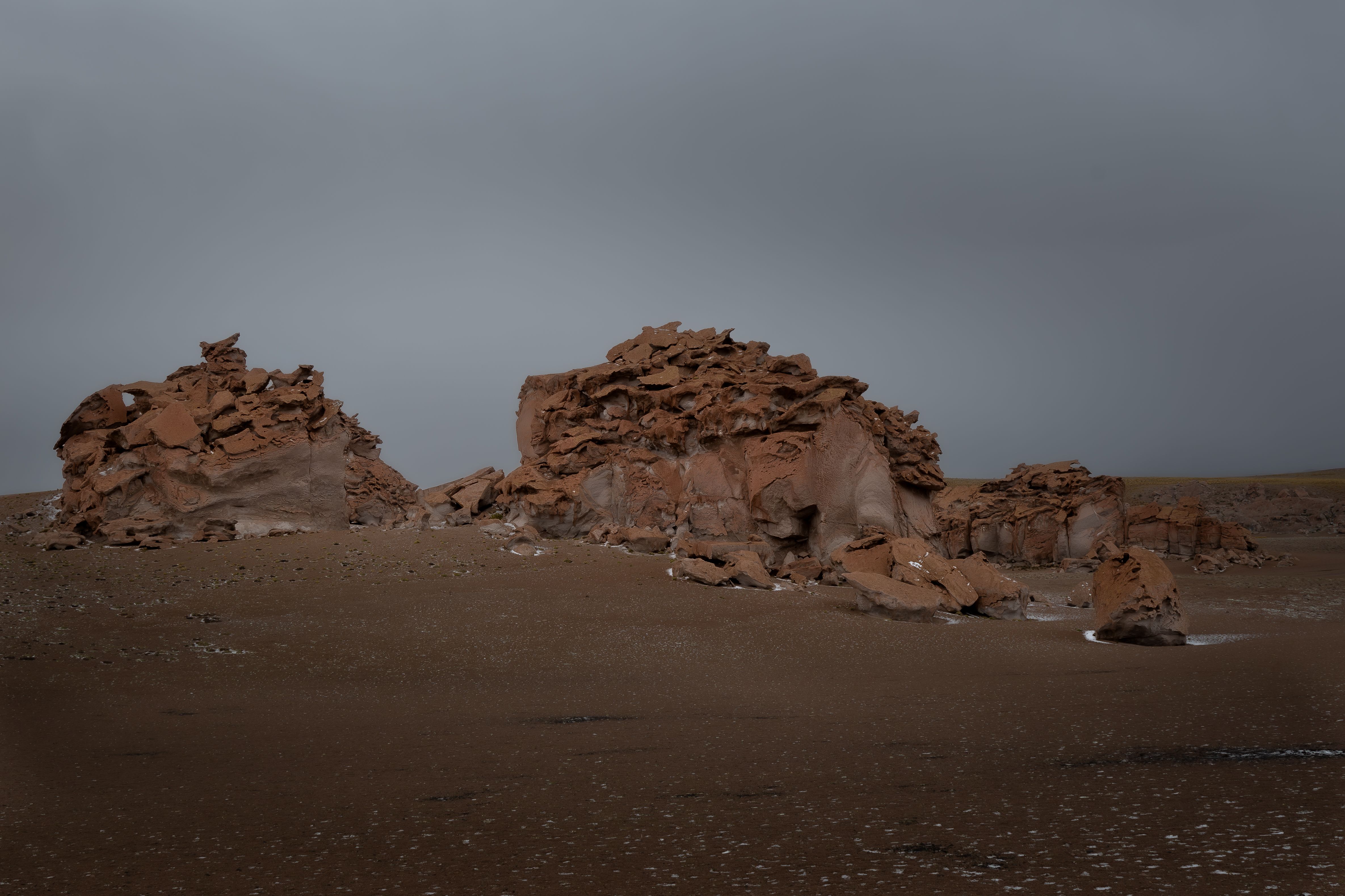 Red Rock Formations on a Beach · Free Stock Photo