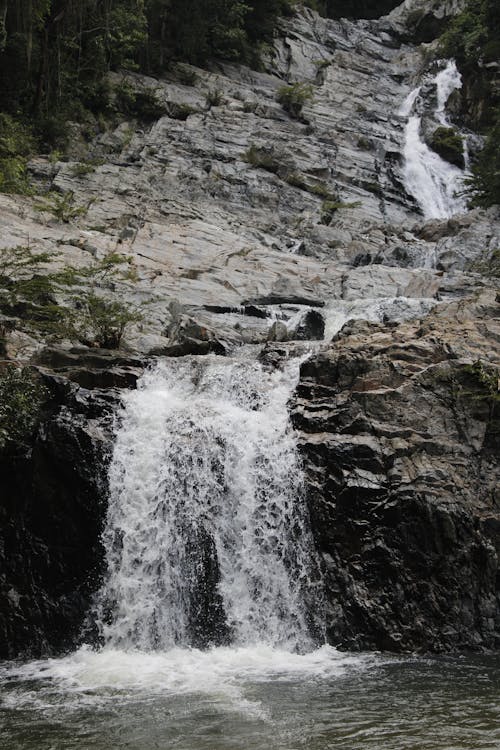 Foto d'estoc gratuïta de aigua, cascada, fluint