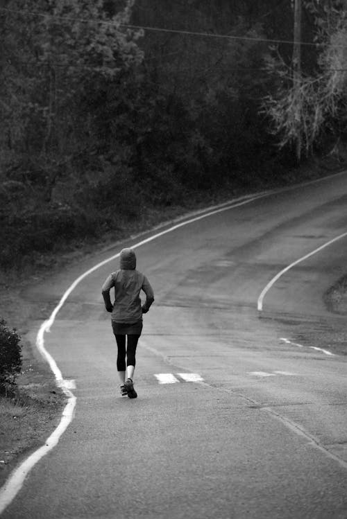 Kostenloses Stock Foto zu außerorts, joggen, rennen