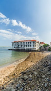 Colonial architecture with ocean view in Panama City, capturing a blend of history and tranquility.